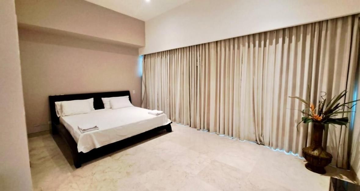 Front Ocean View Penthouse Cartagena