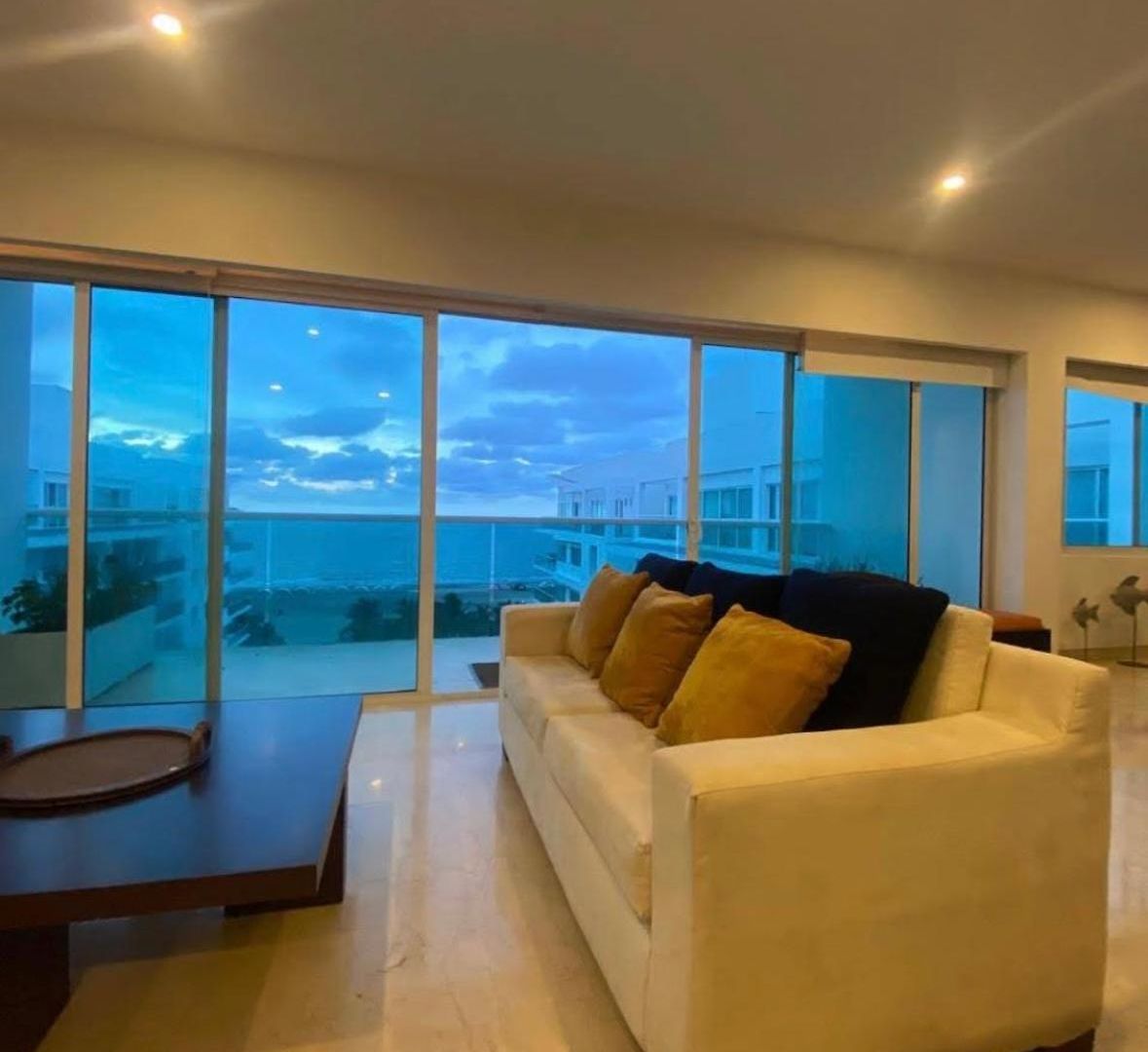 Front Ocean View Penthouse Apartamento *