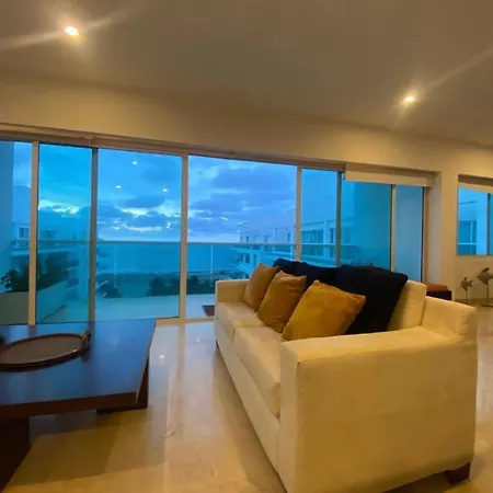 Front Ocean View Penthouse Apartamento *