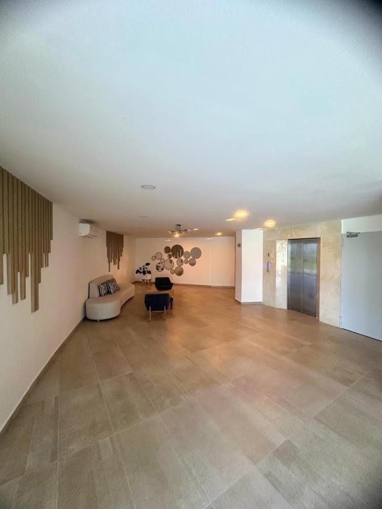 Front Ocean View Penthouse Apartamento *